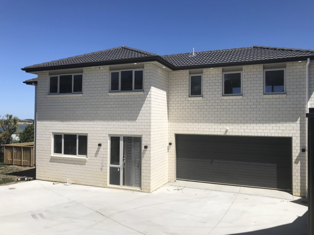 HILLSBOROUGH, 4 BEDROOMS