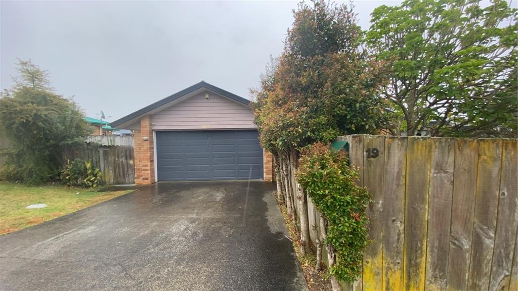 FLAT BUSH, 4 BEDROOMS 